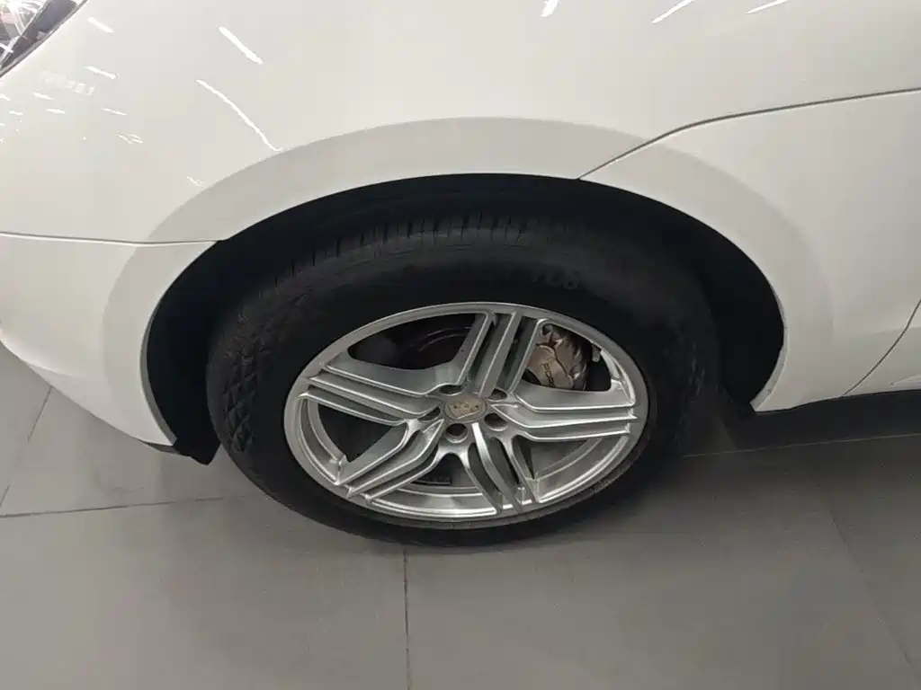Porsche Macan — миниатюра 23