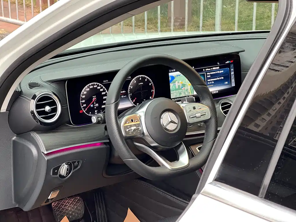 MERCEDES-BENZ E CLASS