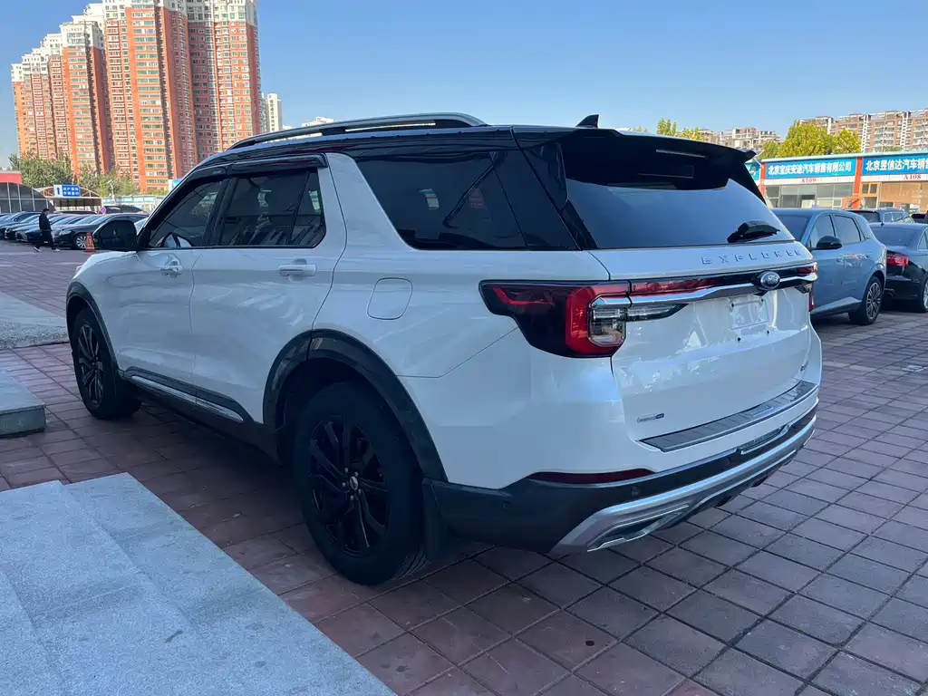 Ford Explorer — миниатюра 6