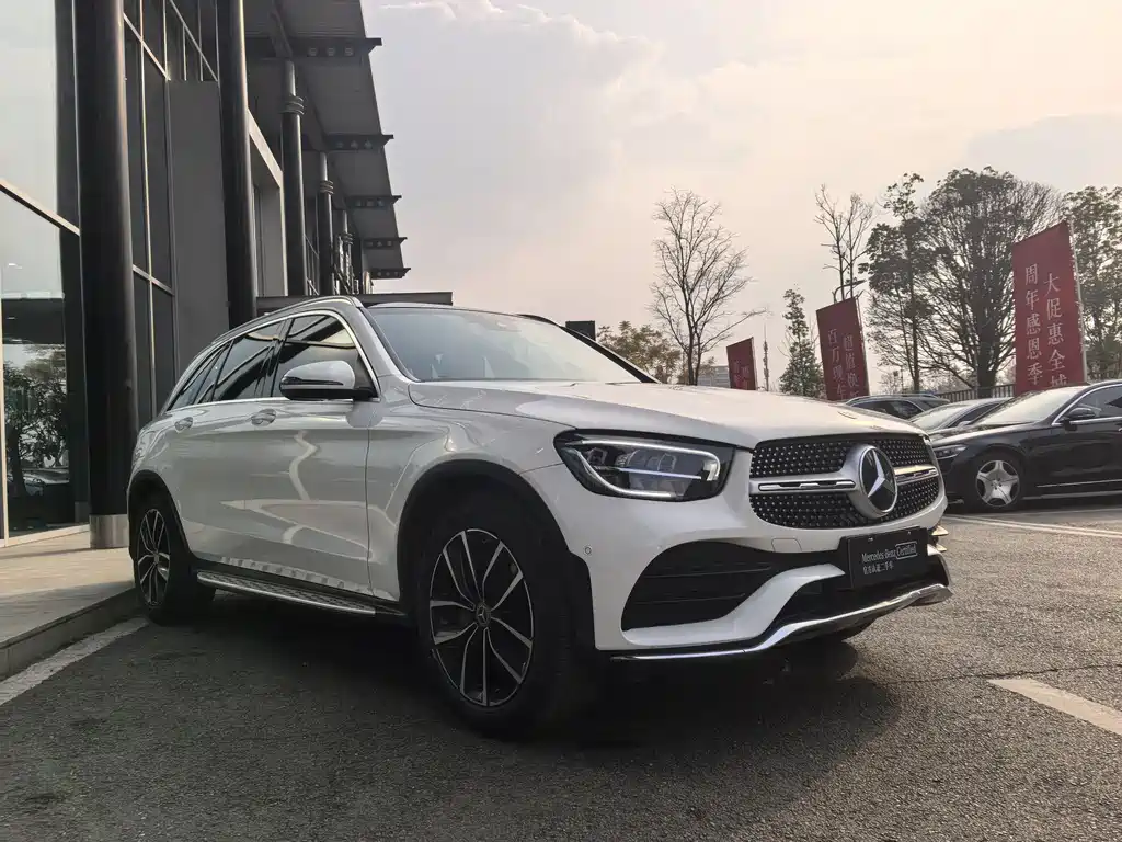 MERCEDES-BENZ GLC