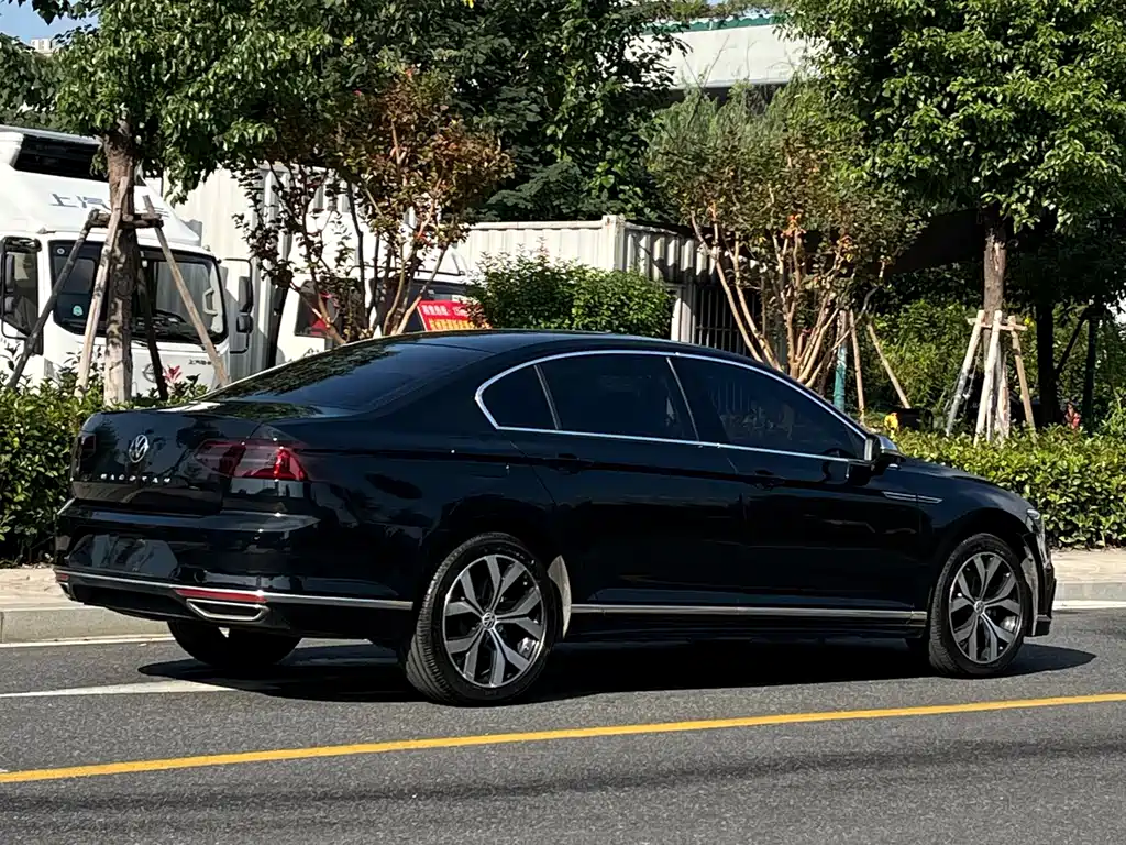 Volkswagen Magotan — миниатюра 4