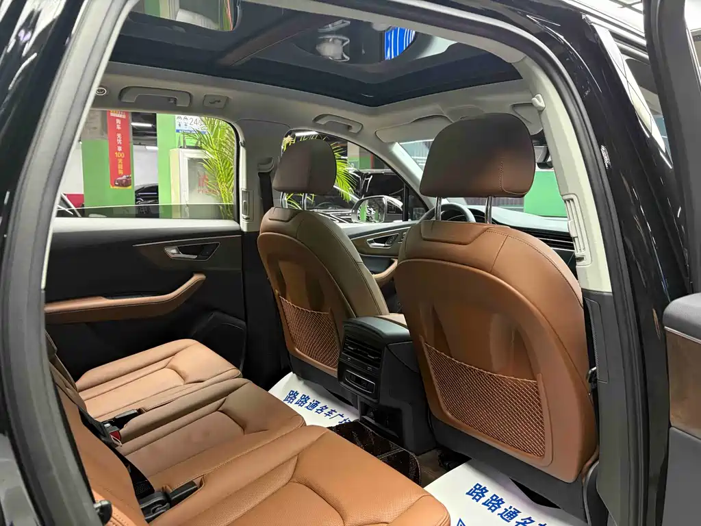 Audi Q7 — миниатюра 9