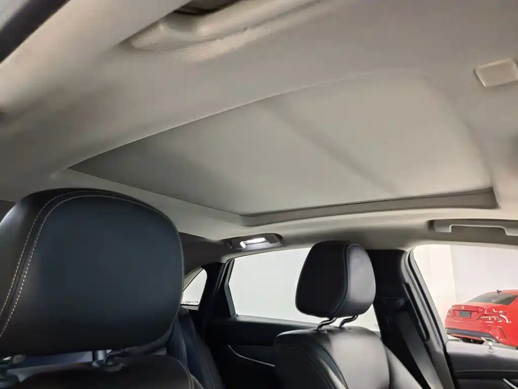 Cadillac XTS — миниатюра 18