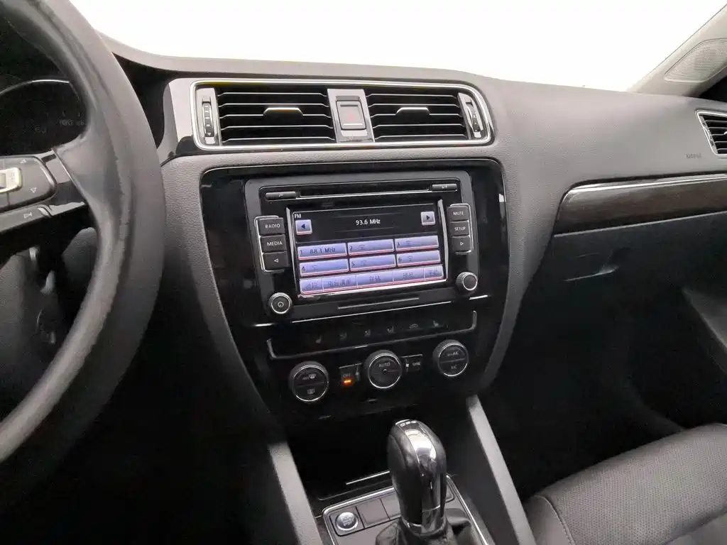 Volkswagen Sagitar — миниатюра 12