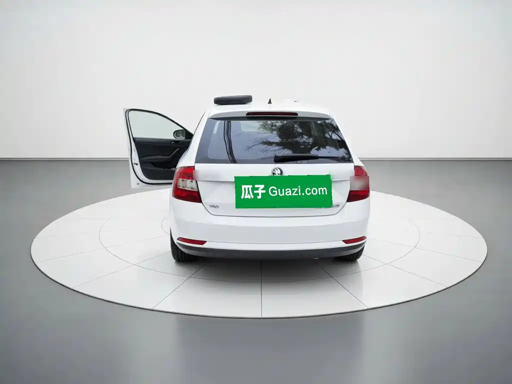 Skoda Rapid Spaceback — миниатюра 3