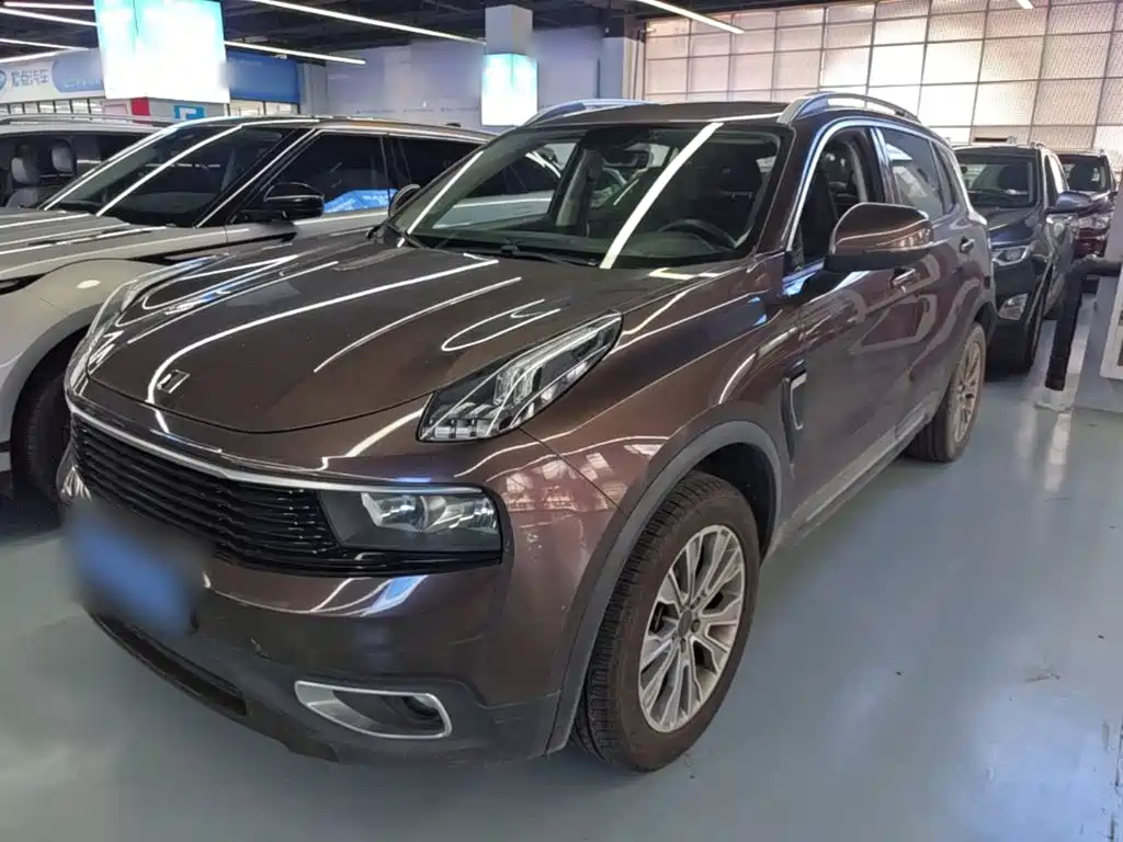 Lynk & Co 01