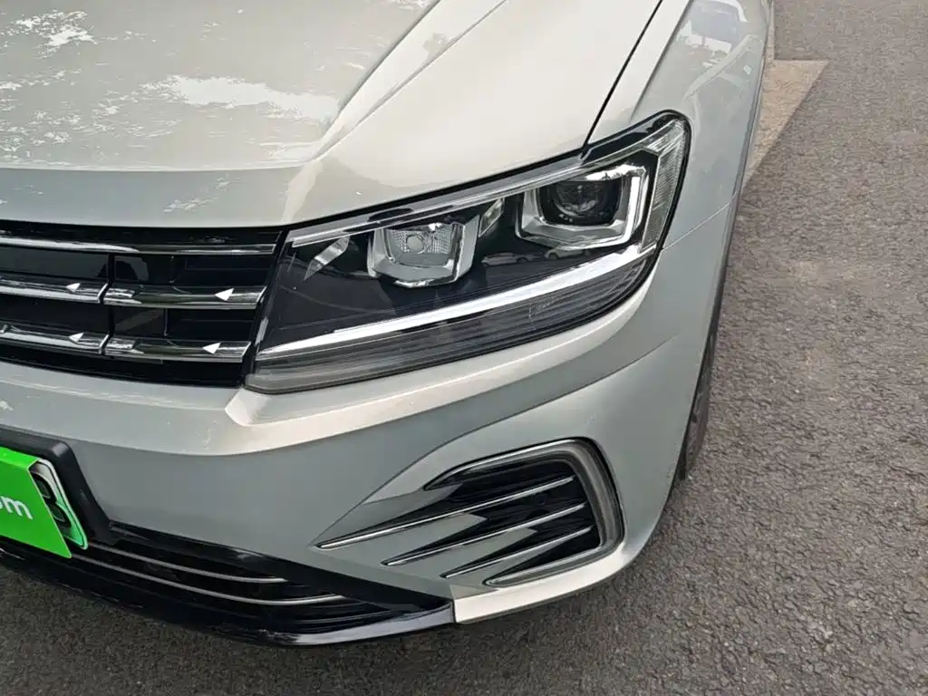 Volkswagen Tiguan L PHEV — миниатюра 24