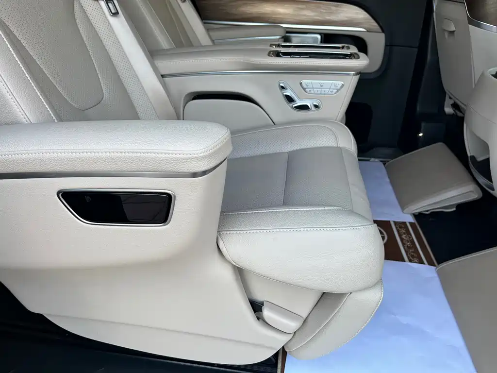 Mercedes-Benz V-Class — миниатюра 31