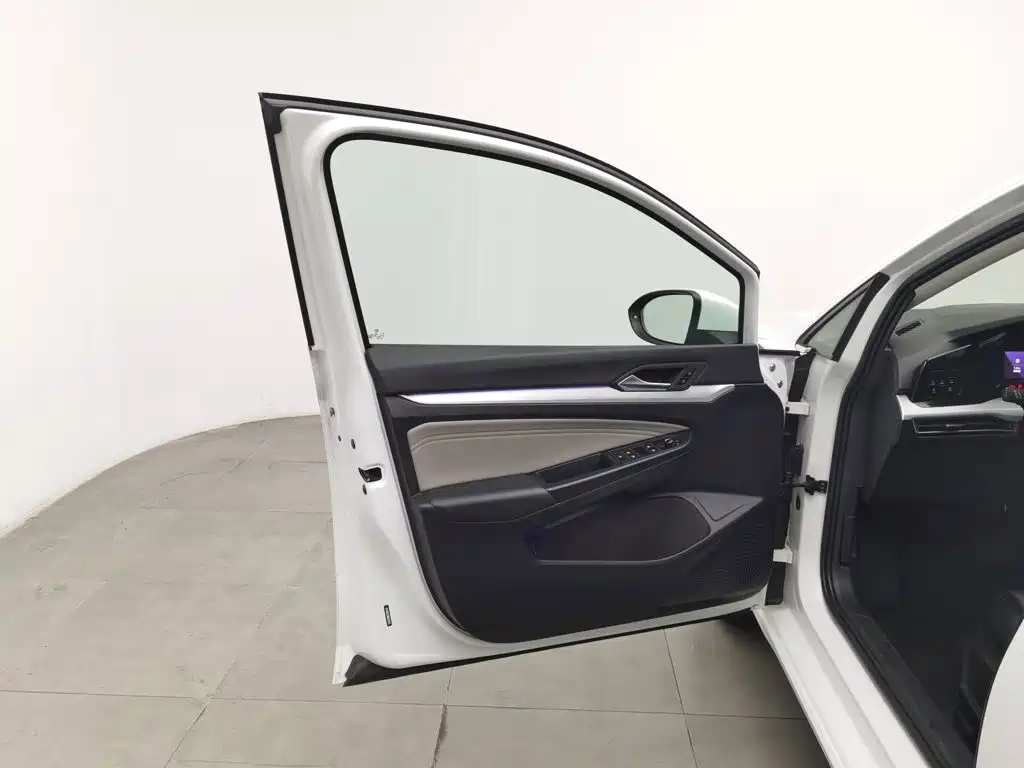 Volkswagen Golf — миниатюра 8