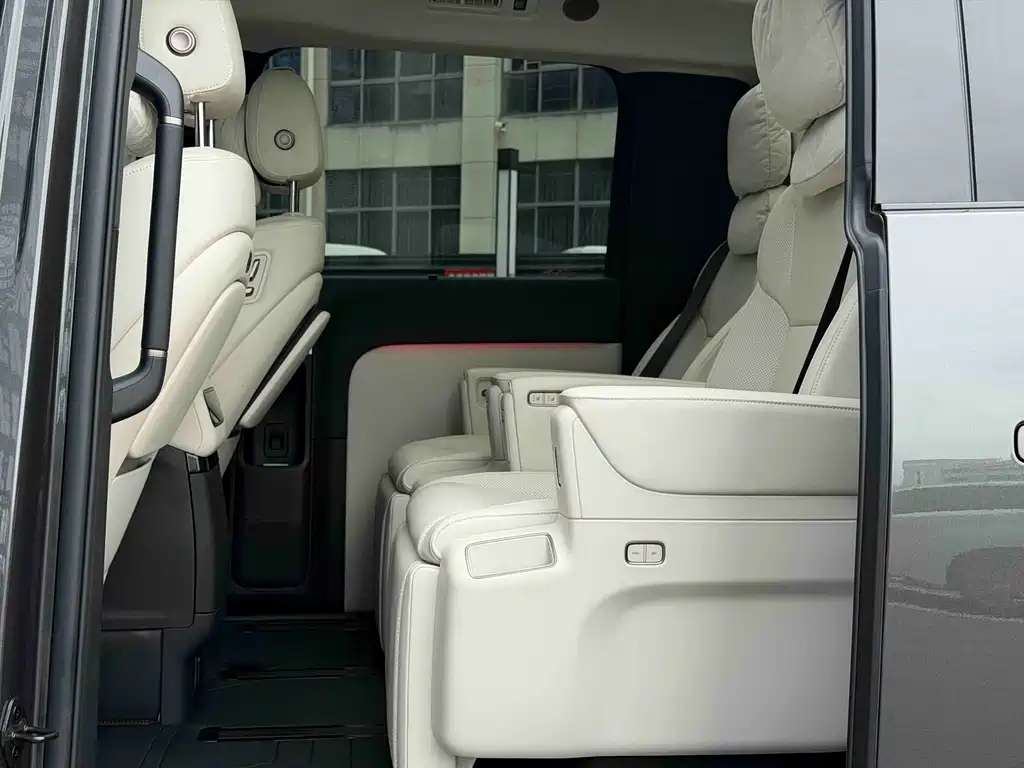 Li Auto MEGA 2025 Home