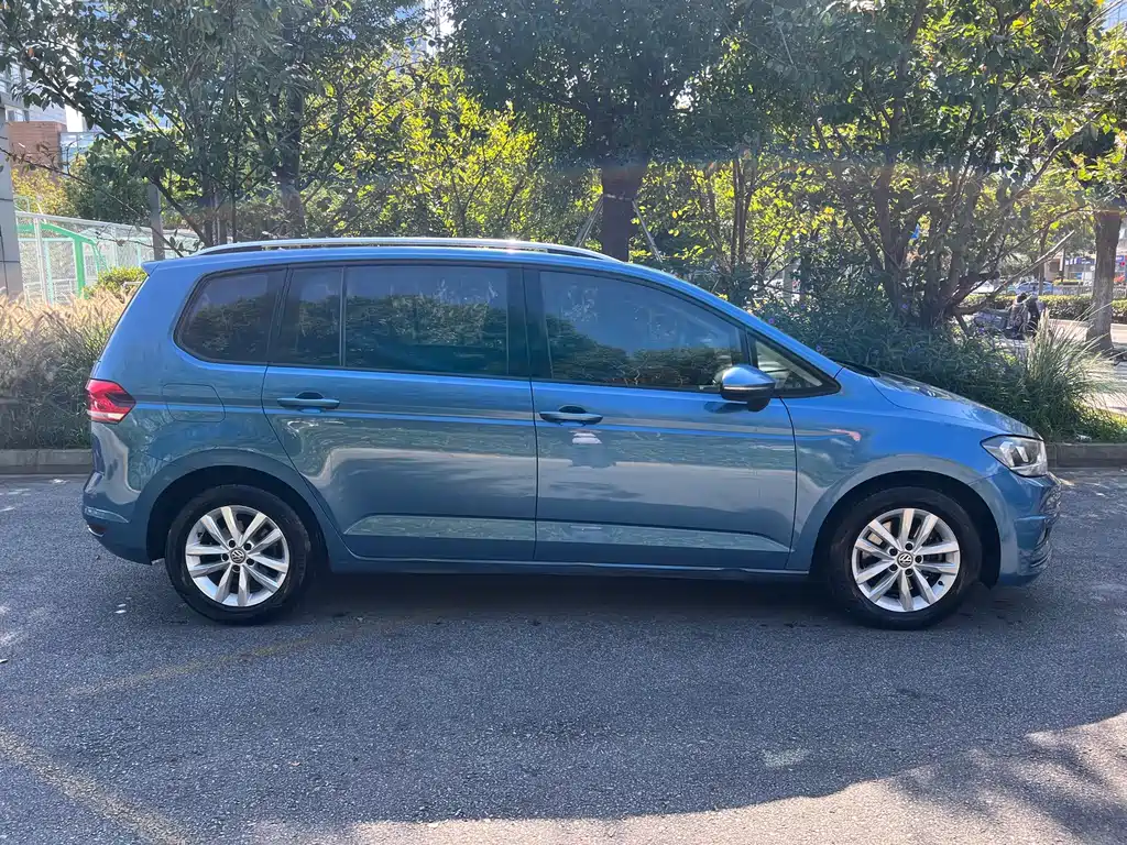 Volkswagen Touran — миниатюра 4