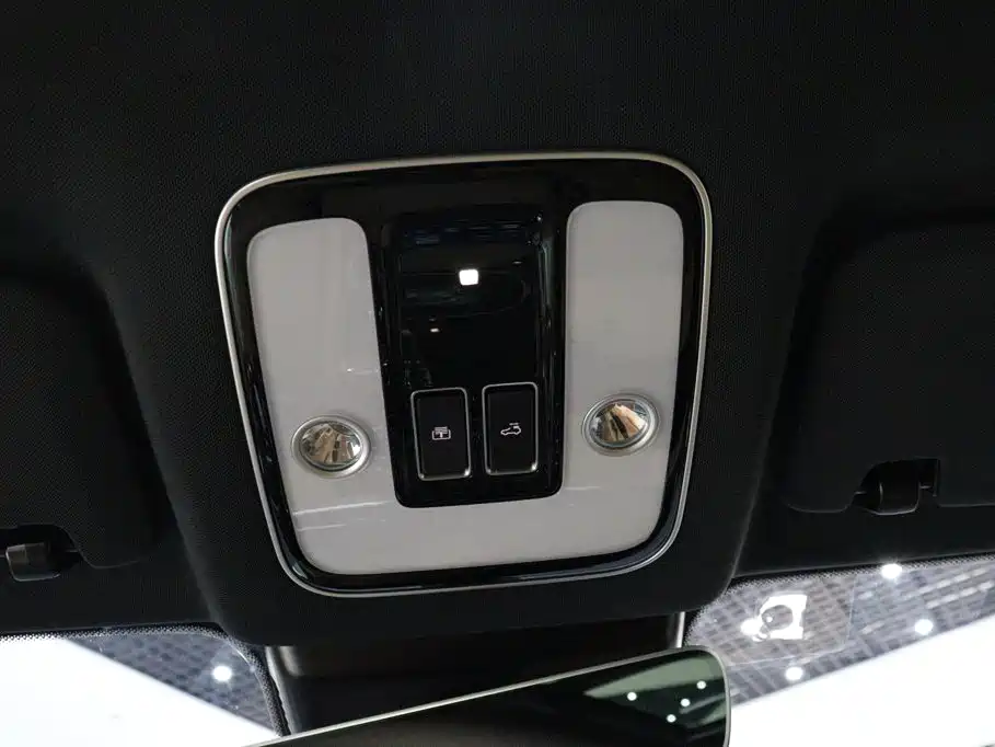 Li Auto Li ONE — миниатюра 15