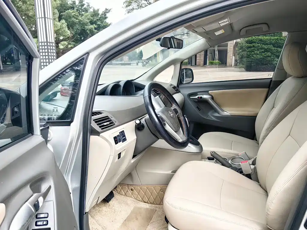 Toyota Verso — миниатюра 4