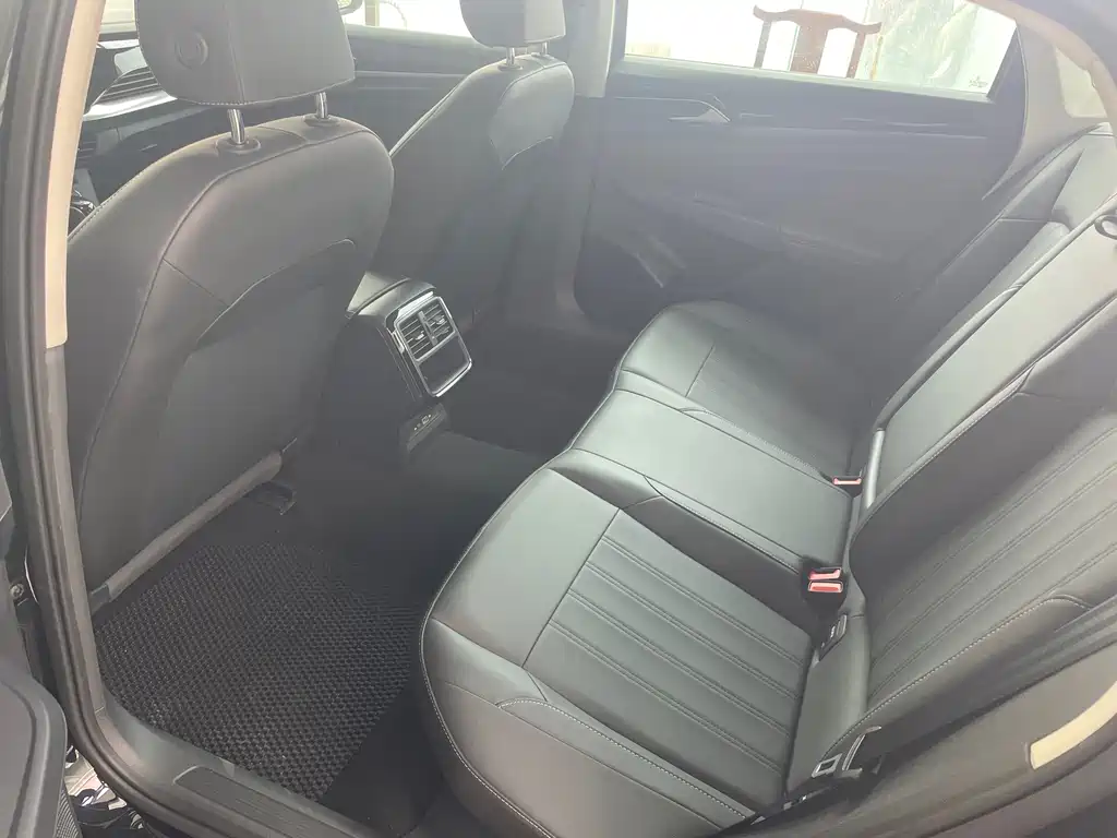 Volkswagen Passat — миниатюра 7