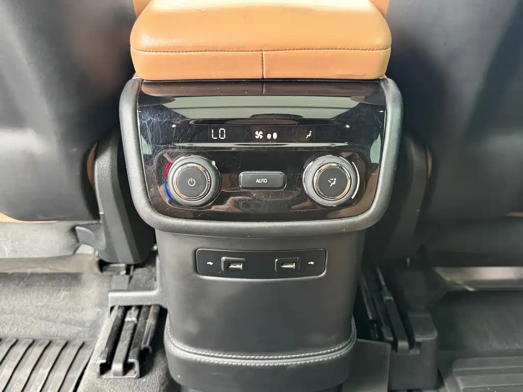 NIO ES8 — миниатюра 16