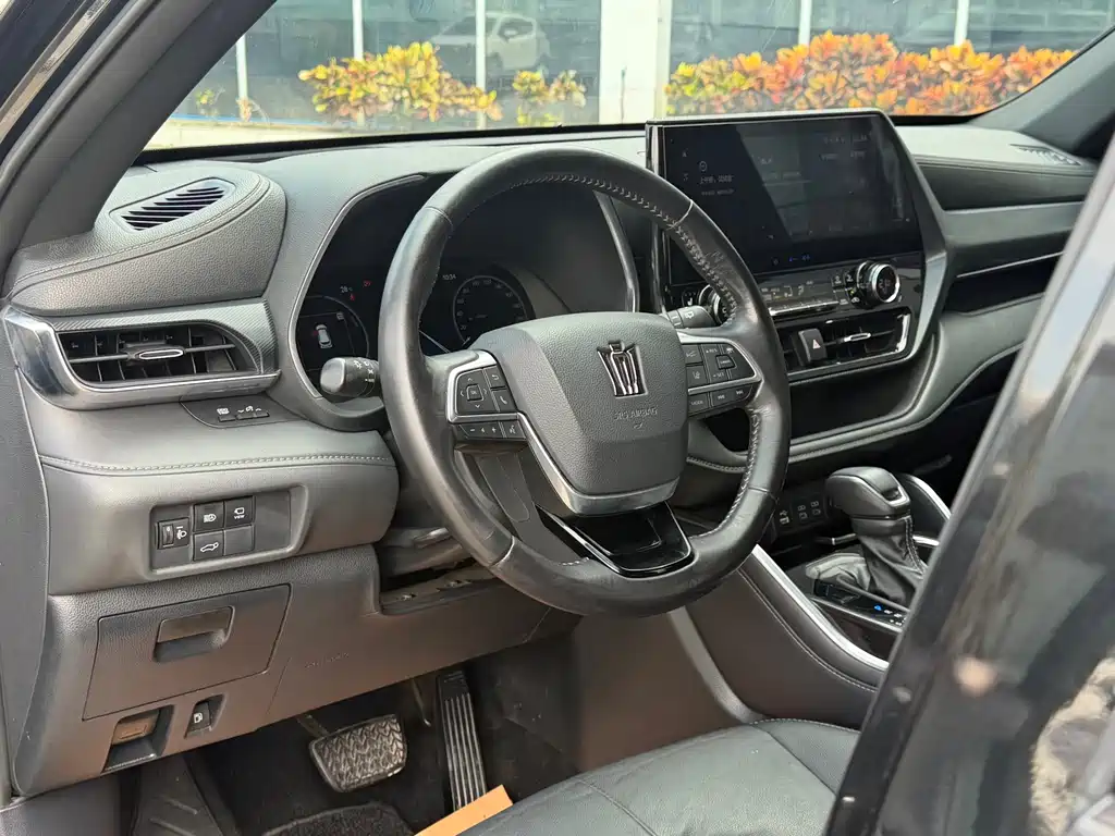 Toyota Crown Kluger — миниатюра 12