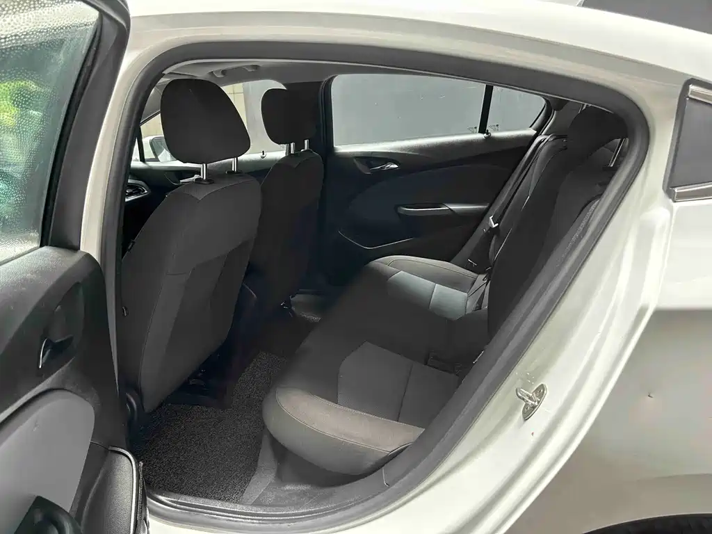 Chevrolet Cruze — миниатюра 5