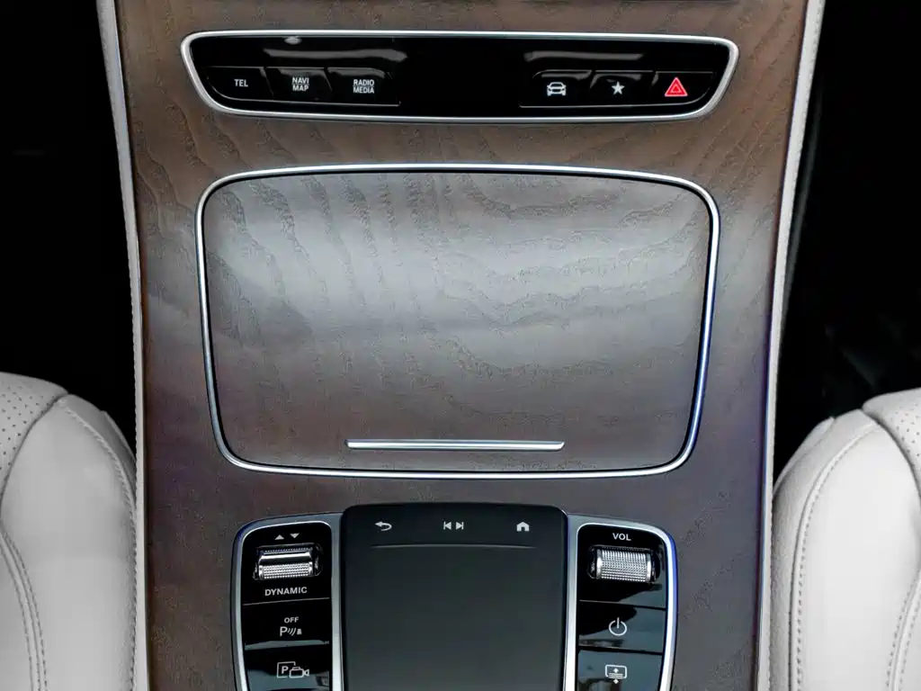 Mercedes-Benz E-Class — миниатюра 18