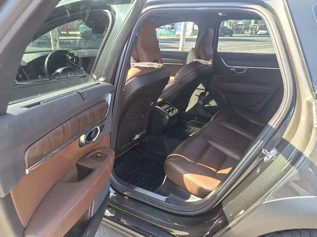 Volvo V90 — миниатюра 6