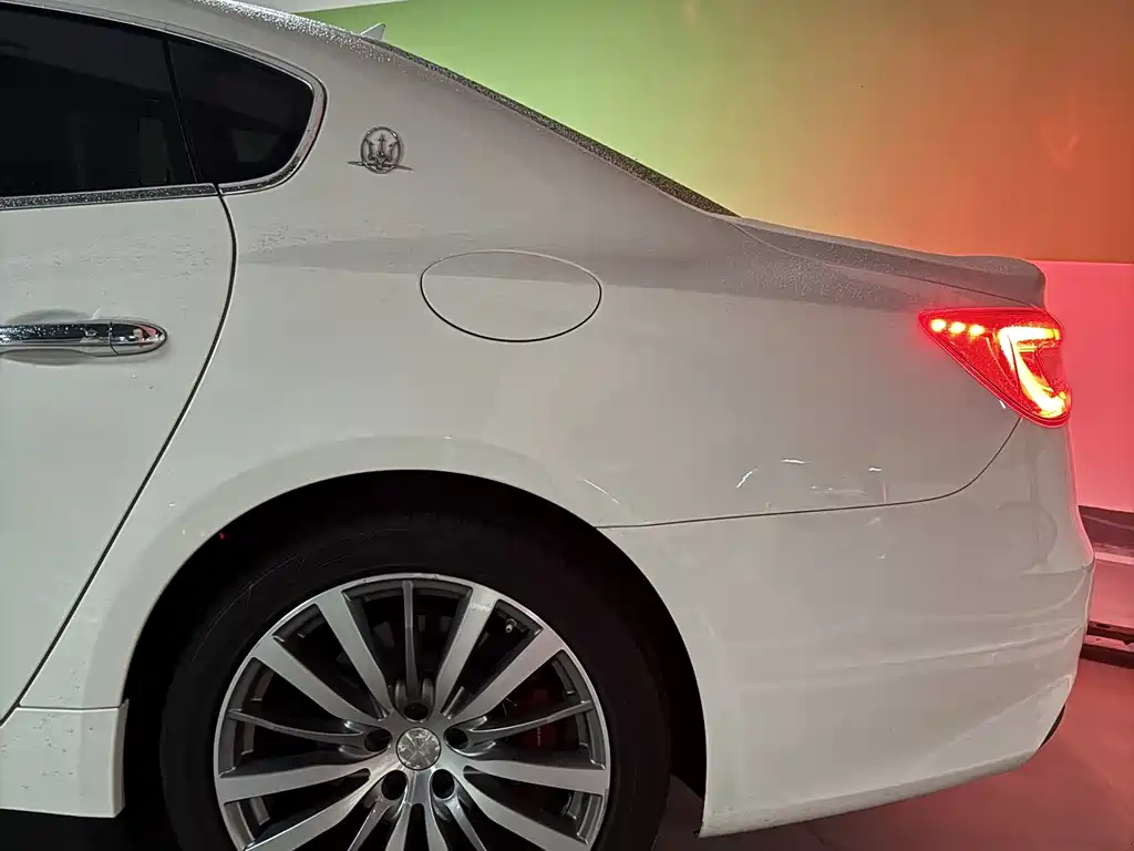 Maserati Quattroporte — миниатюра 15