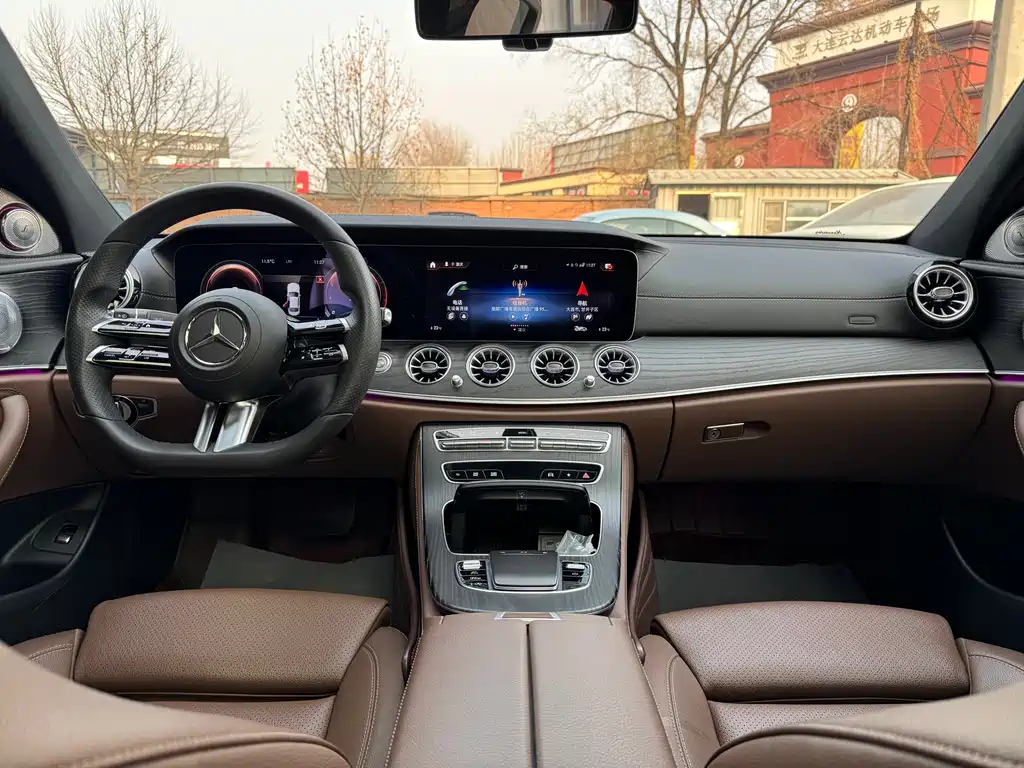 MERCEDES-BENZ E CLASS