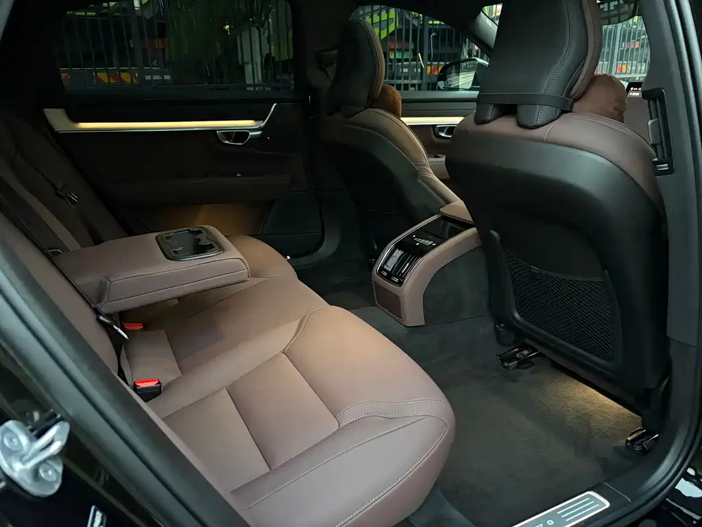 Volvo S90 — миниатюра 14