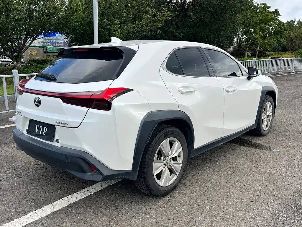 Lexus UX — миниатюра 14
