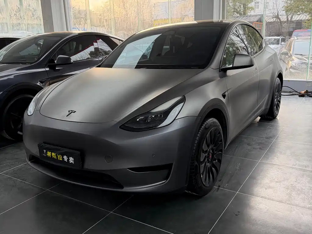 TESLA MODEL Y