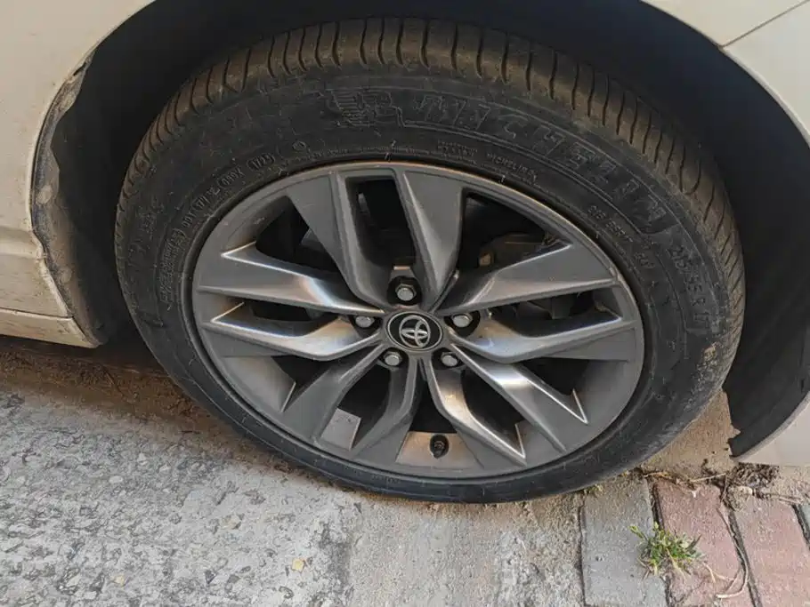 Toyota Avalon — миниатюра 6