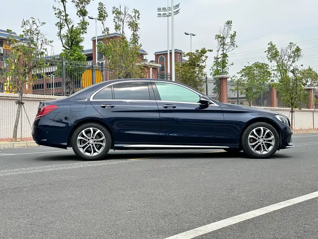 Mercedes-Benz C-Class — миниатюра 14
