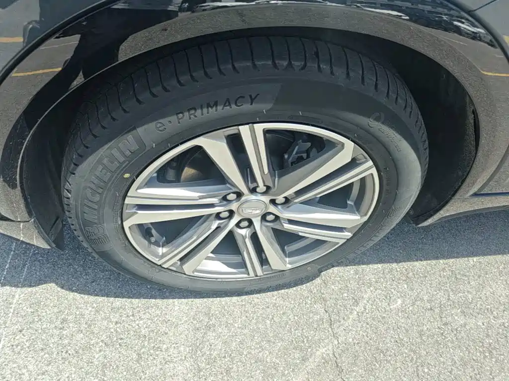 Cadillac Lyriq — миниатюра 23