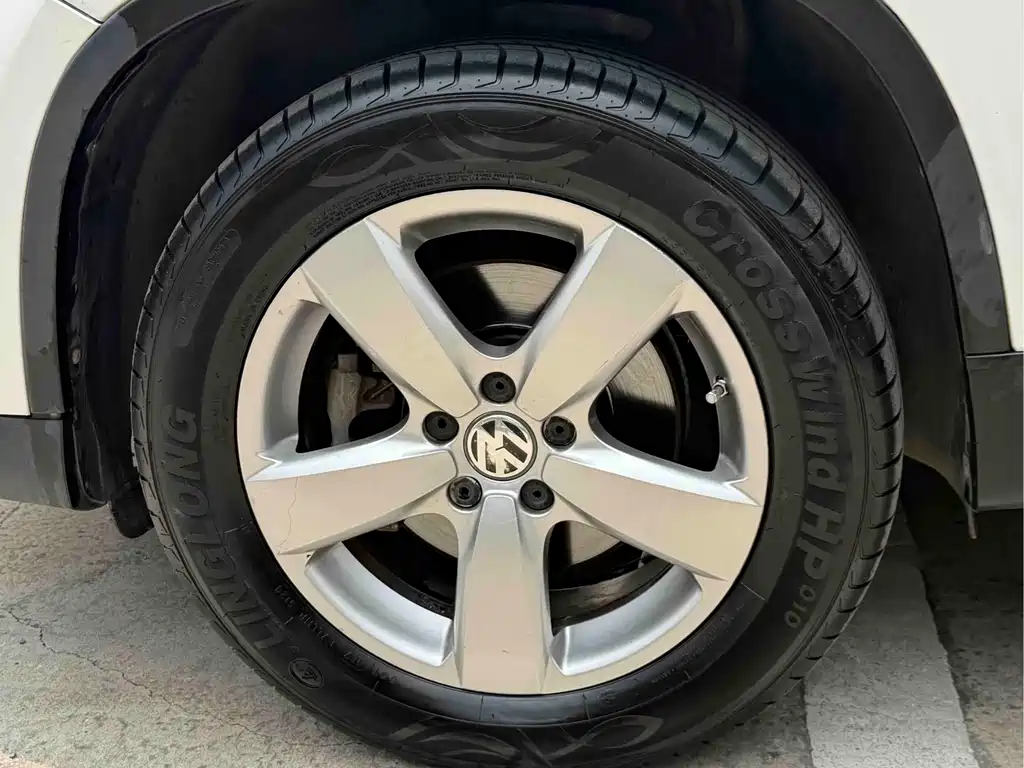 Volkswagen Tiguan — миниатюра 9