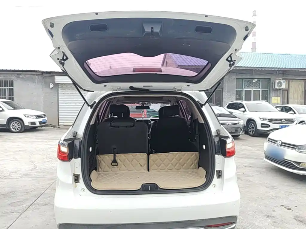 BYD MAX — миниатюра 19