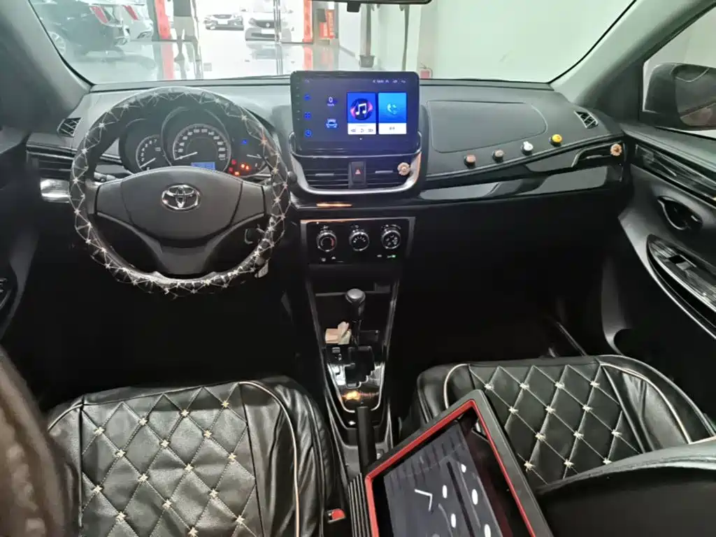 Toyota Yaris L — миниатюра 10