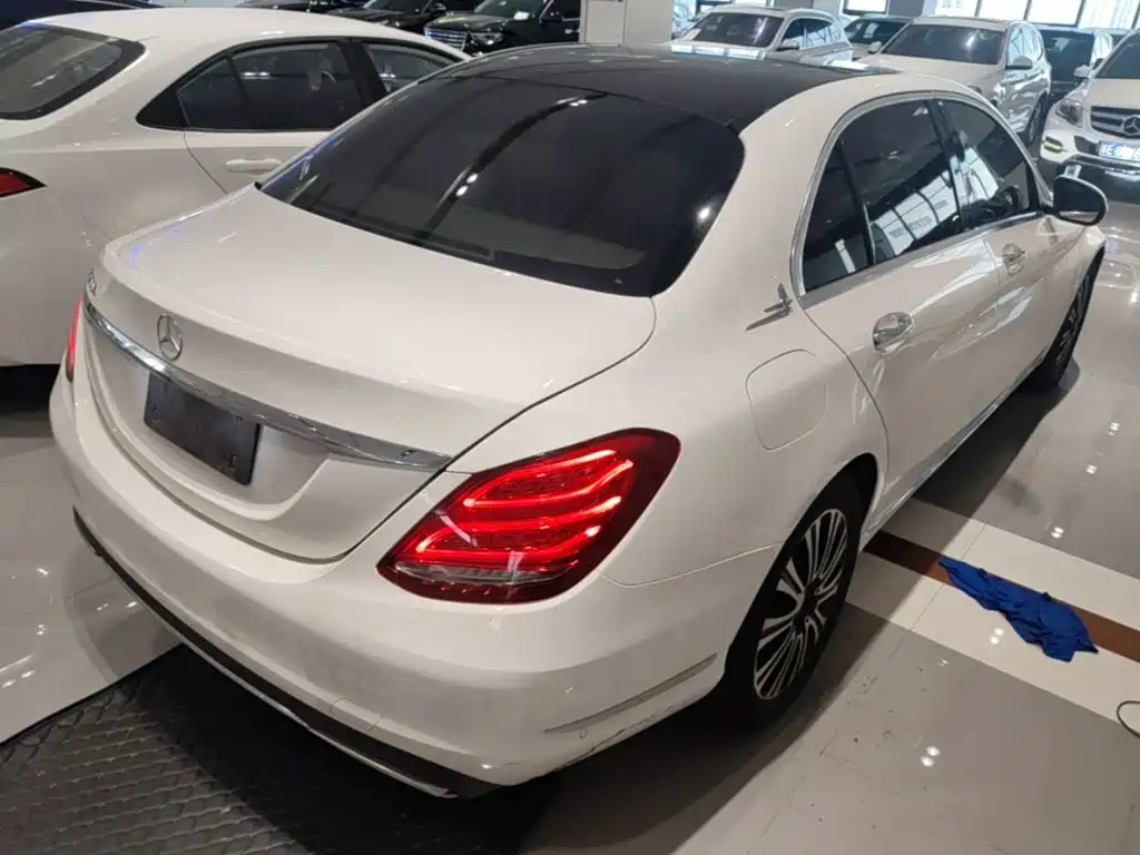 Mercedes-Benz C-Class — миниатюра 7