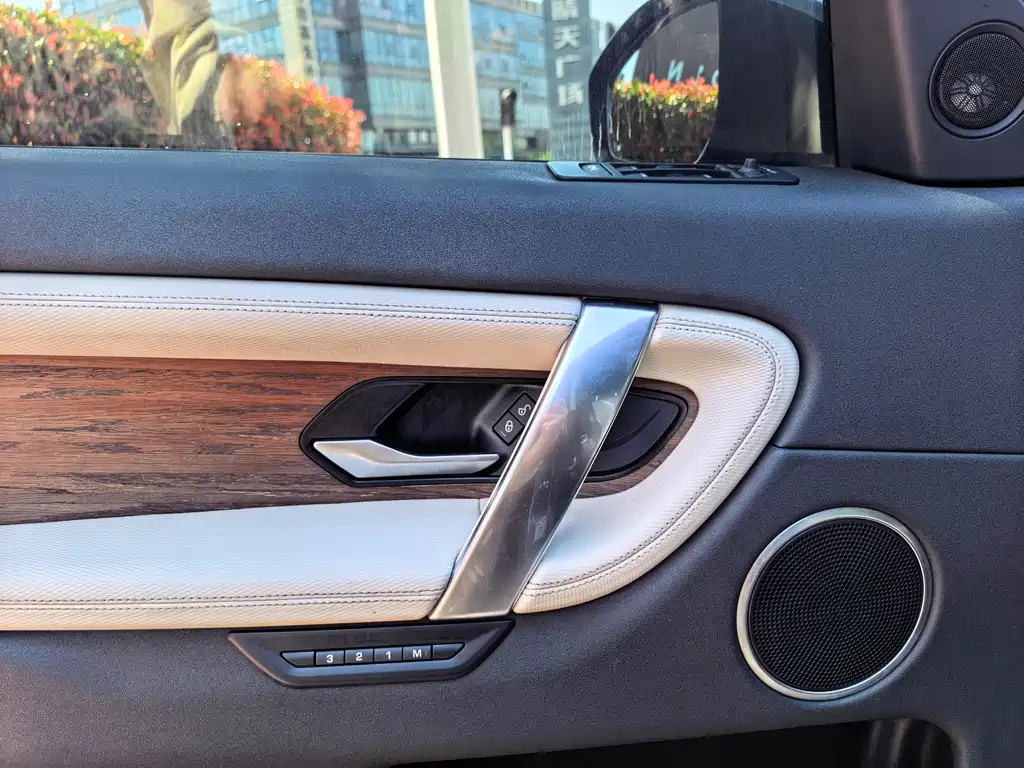 Land Rover Discovery Sport — миниатюра 11