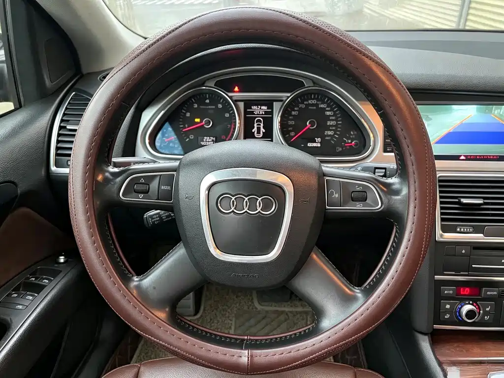Audi Q7 — миниатюра 9