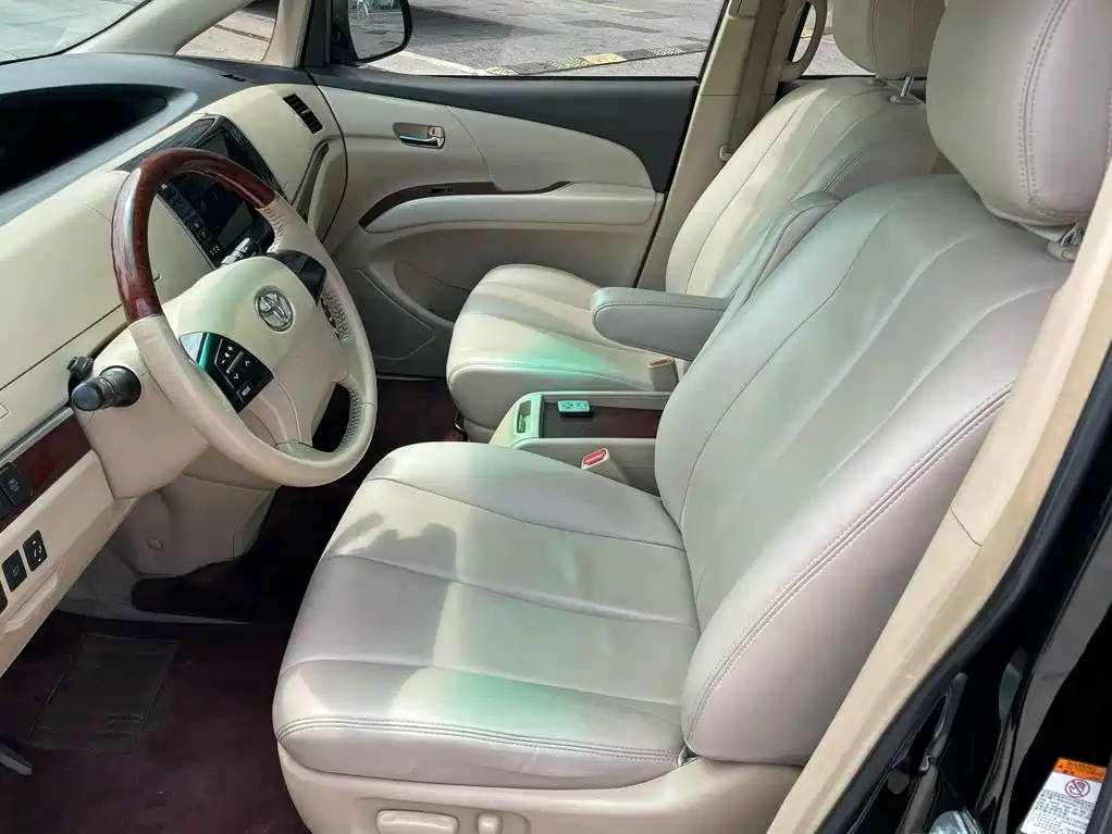 Toyota Previa — миниатюра 4