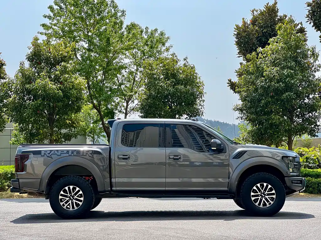 FORD F 150 RAPTOR