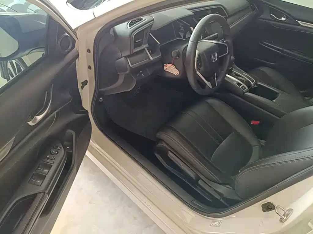 Honda Civic — миниатюра 16
