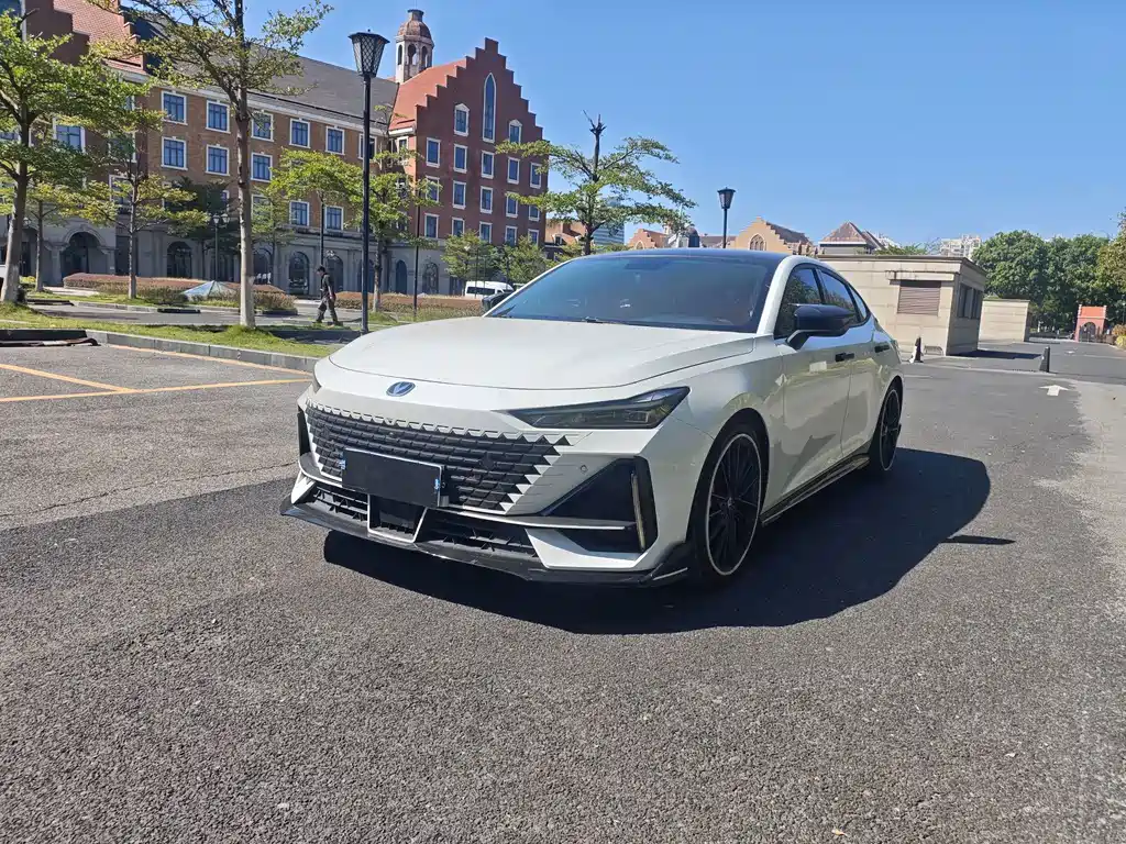 Changan UNI-V