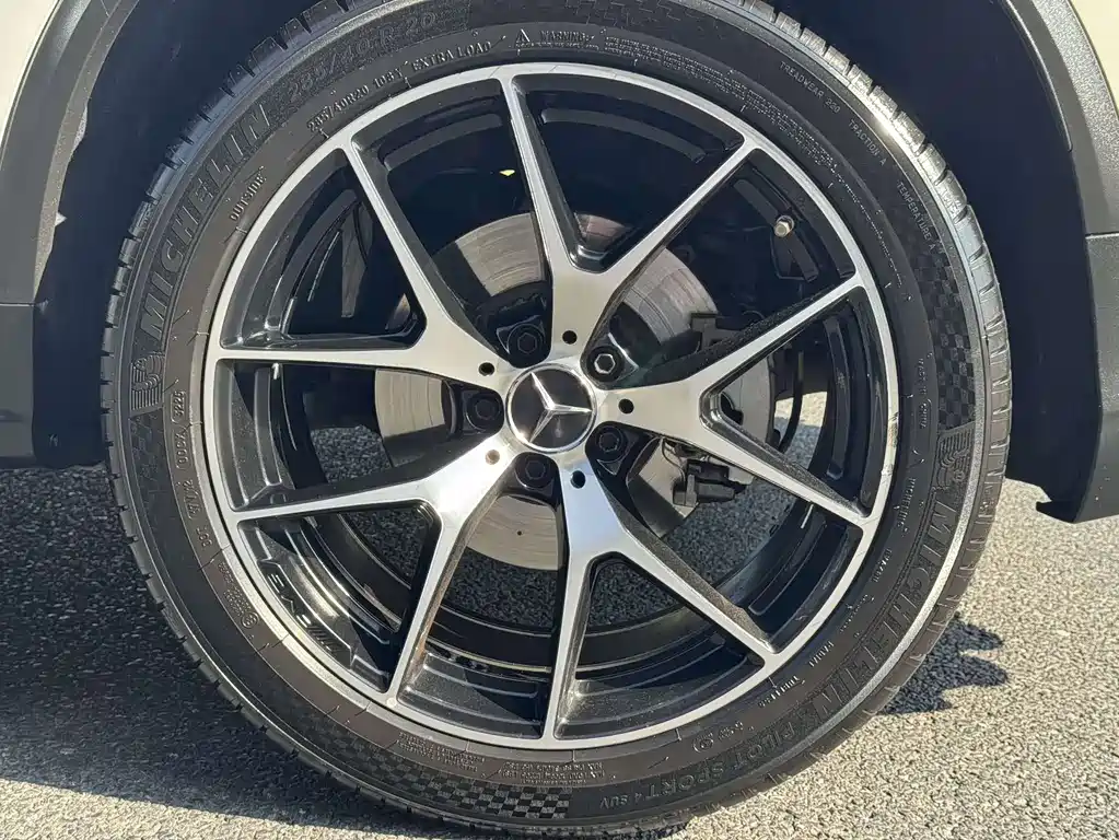 MERCEDES-BENZ GLC AMG