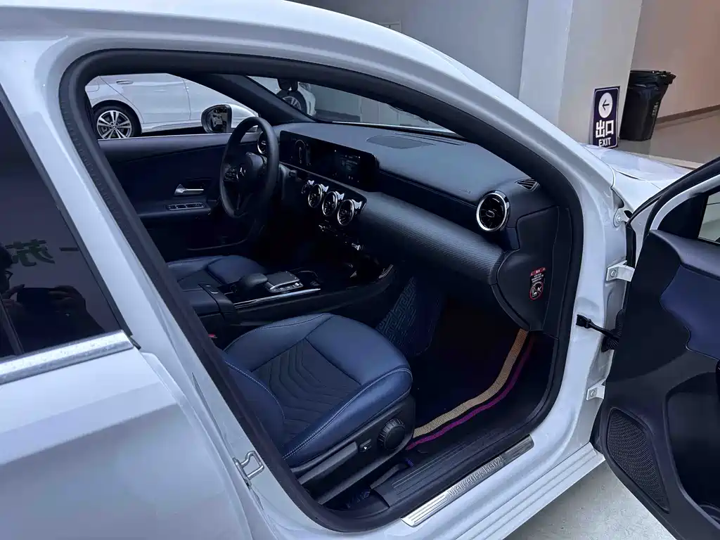 Mercedes-Benz A-Class — миниатюра 11