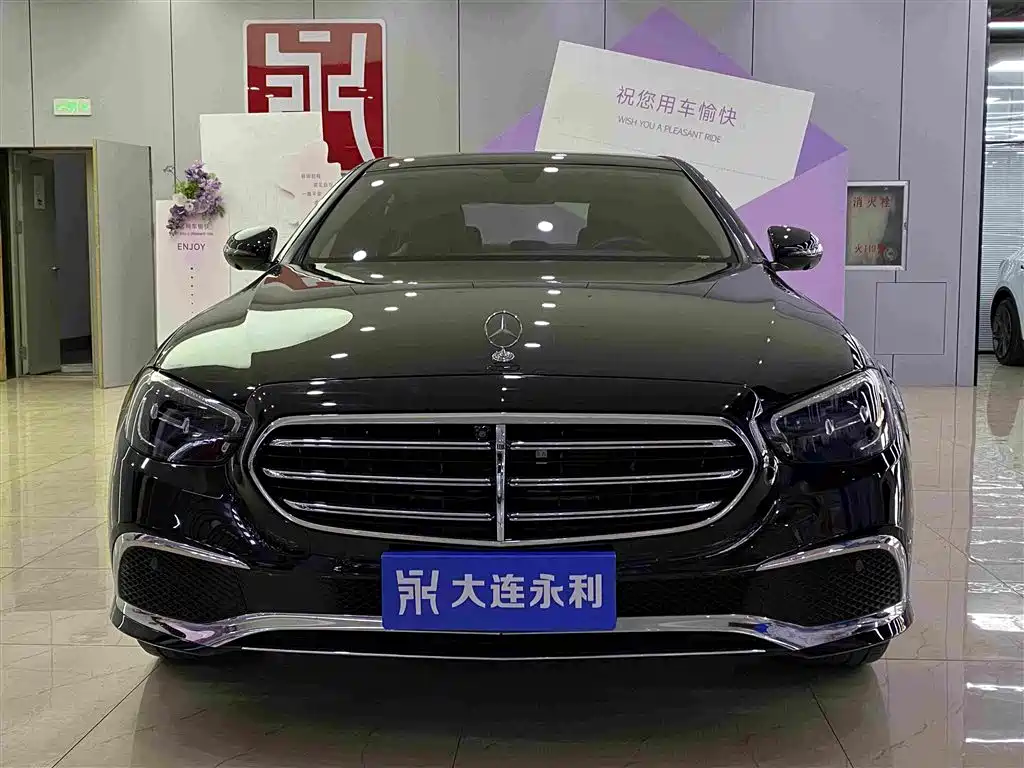 Mercedes-Benz E-Class — миниатюра 2