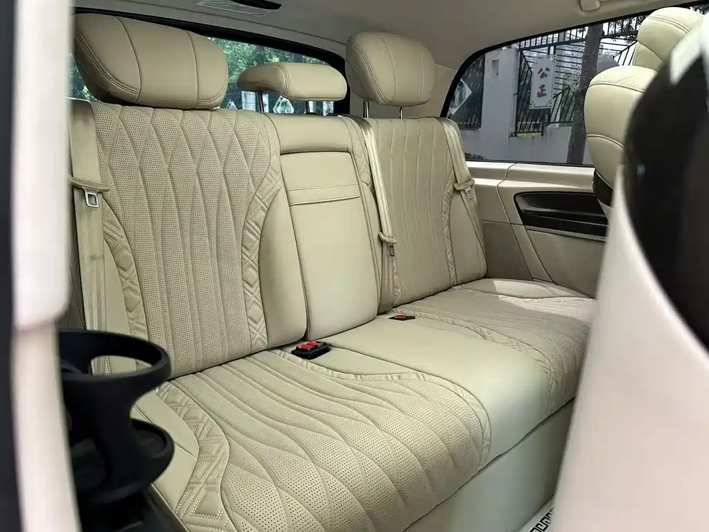 Mercedes-Benz V-Class — миниатюра 14