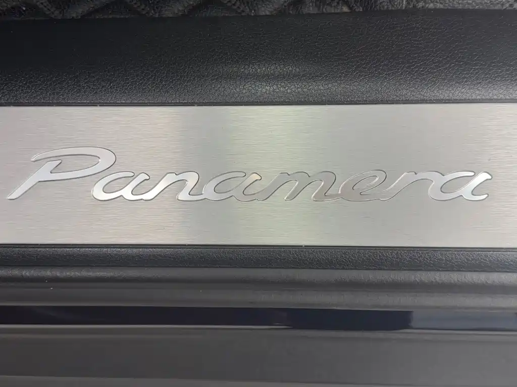 PORSCHE PANAMERA