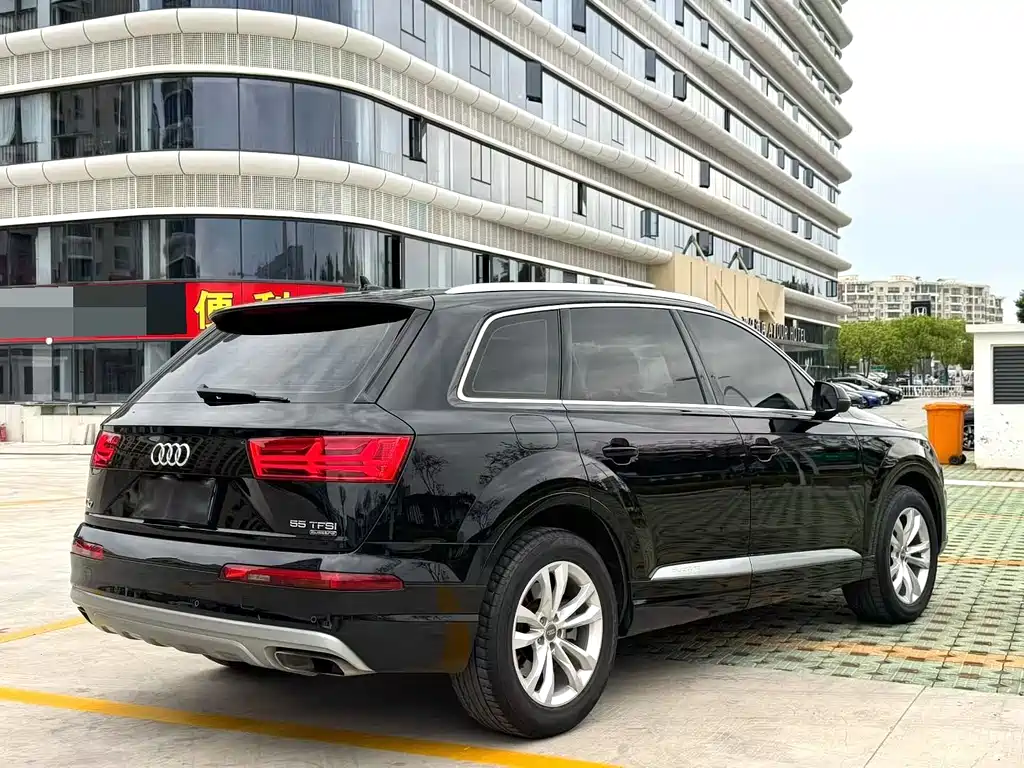 Audi Q7 2019 55 TFSI