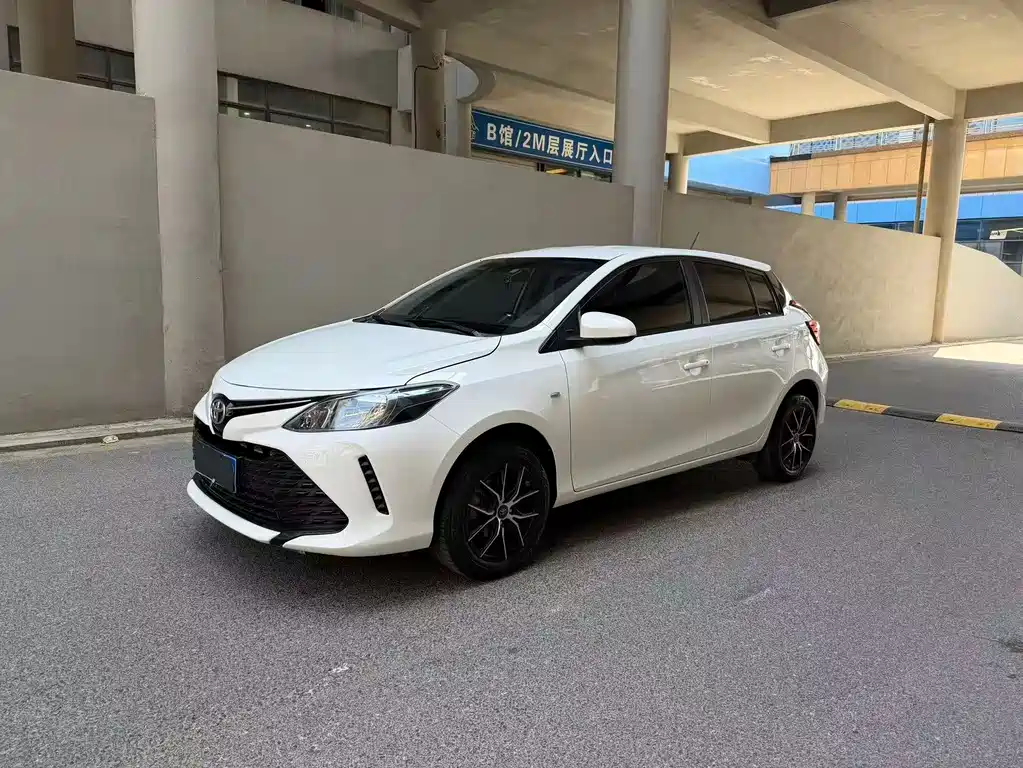 Купить Toyota Vios FS