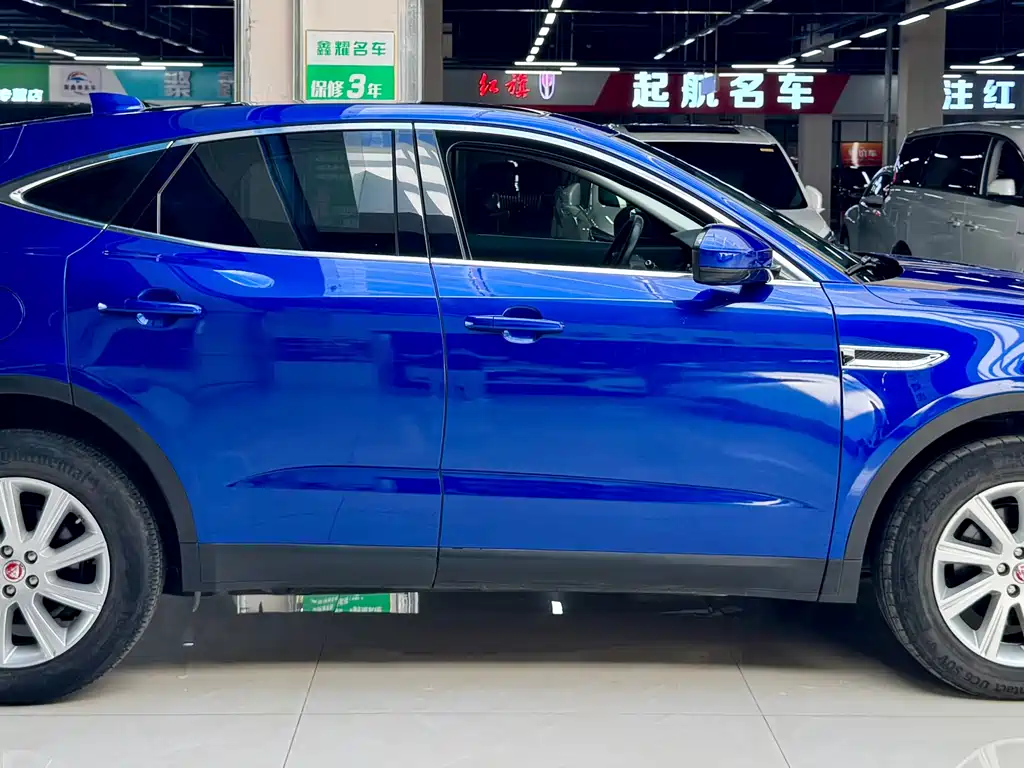 Jaguar E-PACE — миниатюра 5