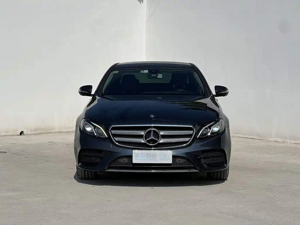 Mercedes-Benz E-Class — миниатюра 2